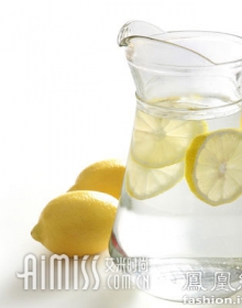 早晨喝柠檬水的6个理由